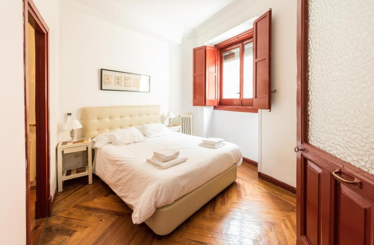 Apartamentos Madrid Centro B Екстер'єр фото